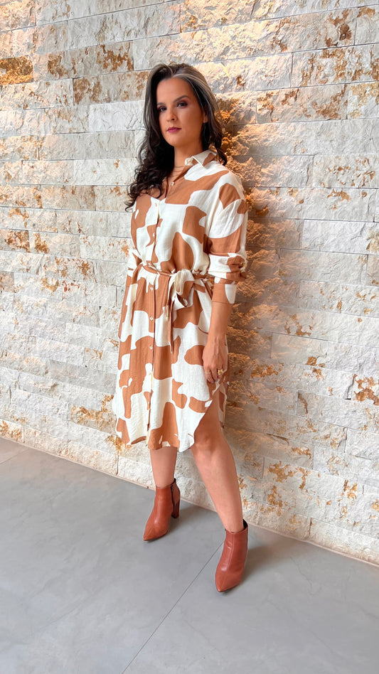 Vestido Chemisse Alongada Abstrato EAG- Caramelo 5684